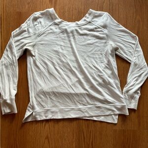 White cotton long sleeves sweater.